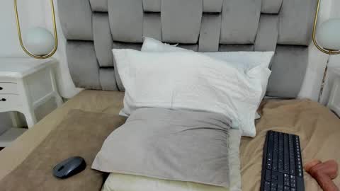 Danna online show from February 2025 02:43:01 PM