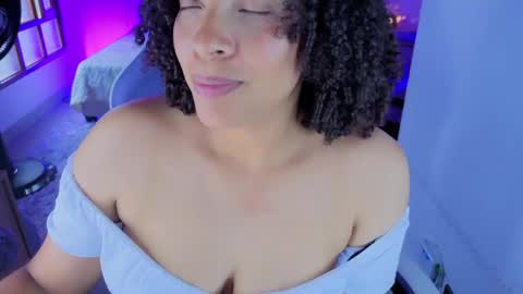 Snapshot of danna_berry chatting on April 2026 05:05:02 PM DannaBerry online show from April 2026 05:05:02 PM