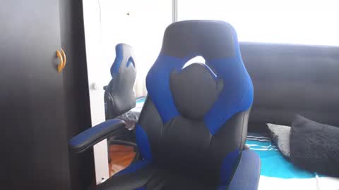 danna martinez33 online show from December 2025 04:25:01 PM