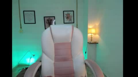 Danna online show from June 2026 11:05:01 PM