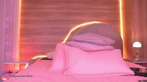 Danna Berlin  online show from April 2026 01:42:02 AM