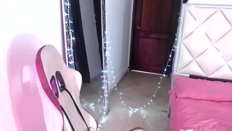 Snapshot of dannadoll69 chatting on December 2024 12:34:02 PM Dannamunoz130 online show from December 2024 12:34:02 PM