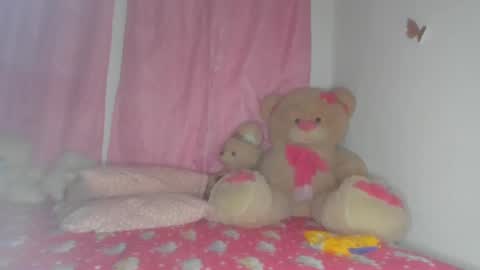 Danna Sofia jeins online show from September 2025 12:21:01 PM