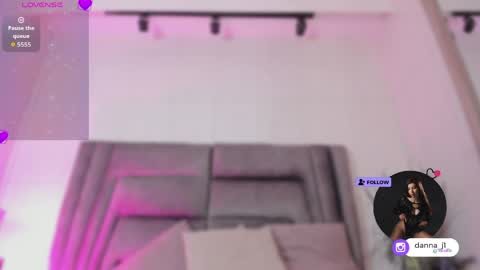 Danna online show from April 2026 08:10:02 PM