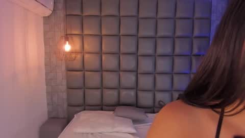 Danna online show from October 2025 12:01:02 PM