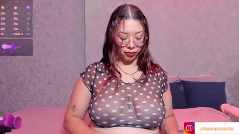 Danna Monroe  online show from September 2025 11:32:01 AM
