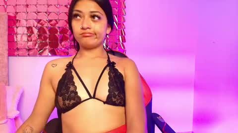 Snapshot of dannie__ chatting on April 2026 04:01:01 PM Dannie online show from April 2026 04:01:01 PM