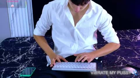 DANTEVIOLETE online show from May 2026 11:37:01 AM