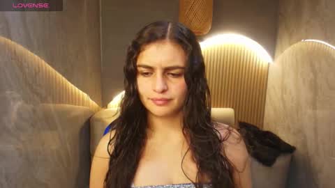 Snapshot of dany_r_ chatting on October 2025 12:44:02 PM Dany online show from October 2025 12:44:02 PM