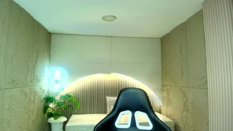 Dany online show from April 2026 12:32:01 PM