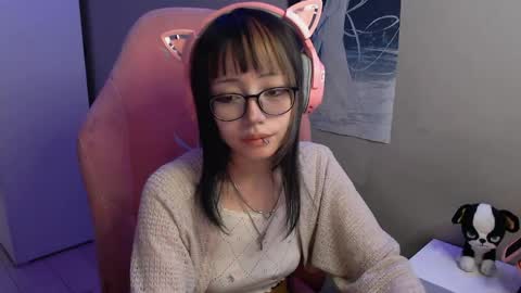 danyelleeyermann online show from April 2026 01:05:01 PM