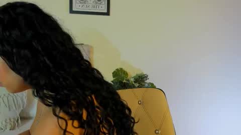 Snapshot of daphne_24 chatting on October 2025 12:06:01 PM Antonella Mora online show from October 2025 12:06:01 PM