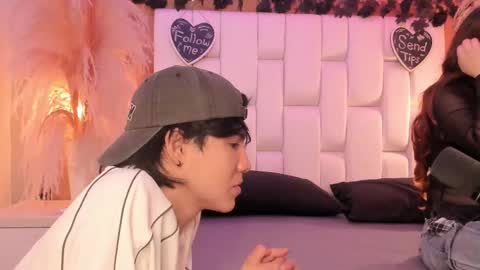 daphne_and_roger online show from March 2026 11:13:01 AM