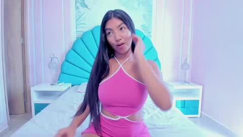Snapshot of daphne_fox_ chatting on January 2025 05:42:02 PM Daphne  online show from January 2025 05:42:02 PM