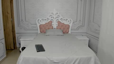 Snapshot of daphne_fox_ chatting on March 2025 03:13:02 AM Daphne  online show from March 2025 03:13:02 AM