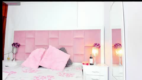 Daphne online show from January 2025 07:42:02 PM