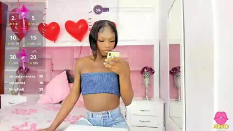 Daphne online show from February 2025 07:38:01 PM