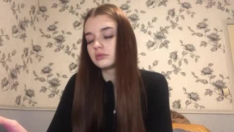 Snapshot of daphnesterlace chatting on May 2026 07:08:01 PM Emilia online show from May 2026 07:08:01 PM