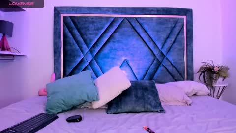 Daphne online show from February 2025 12:29:02 PM