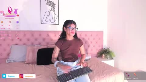 Daphne online show from November 2025 01:00:01 PM