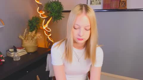 Kami online show from November 2025 03:23:02 AM