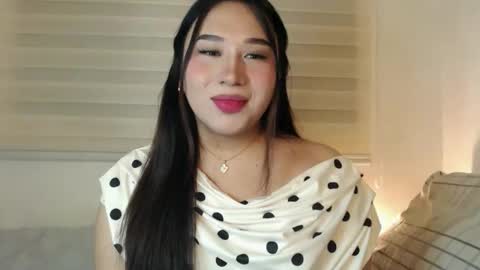 Snapshot of darcy_world chatting on May 2026 06:42:02 PM DARCY online show from May 2026 06:42:02 PM