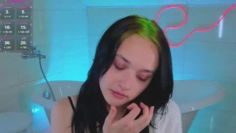 Darcy online show from April 2026 01:32:01 AM