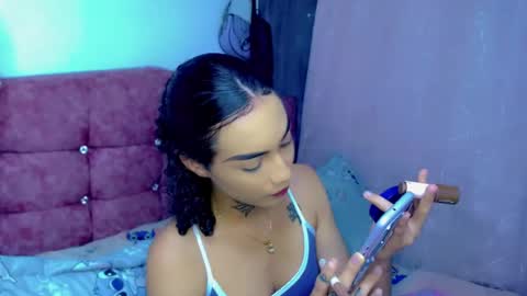 Snapshot of darianna_atehortua chatting on July 2026 05:00:01 AM Dary online show from July 2026 05:00:01 AM