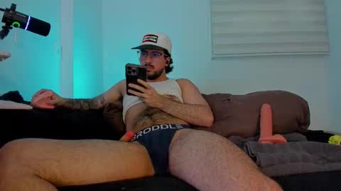 Snapshot of darioftm chatting on March 2026 11:17:01 PM DarioFTM online show from March 2026 11:17:01 PM