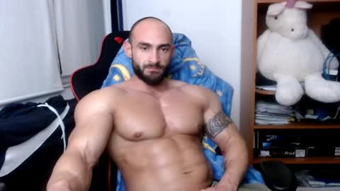 Snapshot of dariomuscle chatting on December 2024 09:19:02 PM Dario online show from December 2024 09:19:02 PM