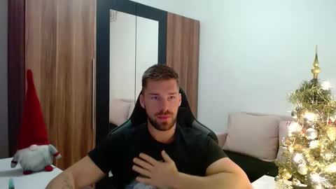 darius_94 online show from December 2025 06:08:02 AM