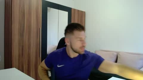 darius_94 online show from April 2026 05:14:01 AM