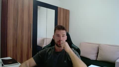 darius_94 online show from April 2026 04:41:01 AM