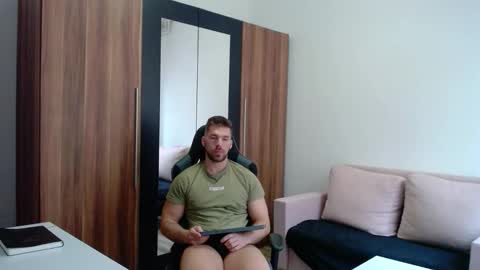 darius_94 online show from April 2026 04:46:02 AM