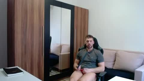 darius_94 online show from April 2026 04:48:02 AM