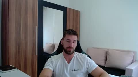 Snapshot of darius_94 chatting on May 2026 10:42:01 AM darius_94 online show from May 2026 10:42:01 AM