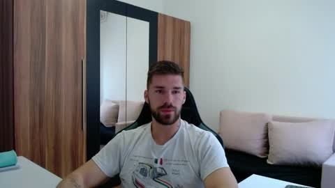 Snapshot of darius_94 chatting on May 2026 04:21:02 AM darius_94 online show from May 2026 04:21:02 AM