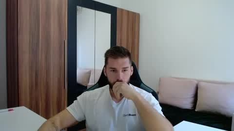 Snapshot of darius_94 chatting on June 2026 04:28:01 AM darius_94 online show from June 2026 04:28:01 AM