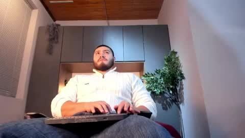 Snapshot of darius_wolfe chatting on May 2026 11:28:01 AM Darius online show from May 2026 11:28:01 AM