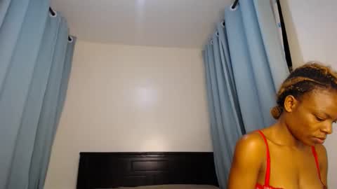 Snapshot of dark_divah chatting on April 2026 05:39:01 PM Divah online show from April 2026 05:39:01 PM