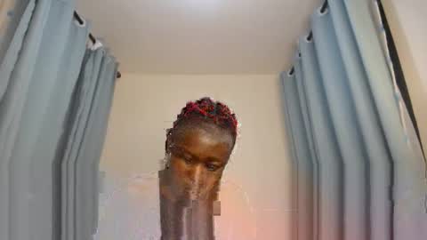 Snapshot of dark_divah chatting on April 2026 06:02:01 PM Divah online show from April 2026 06:02:01 PM