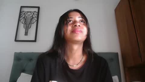 Sofia online show from October 2025 07:11:01 PM