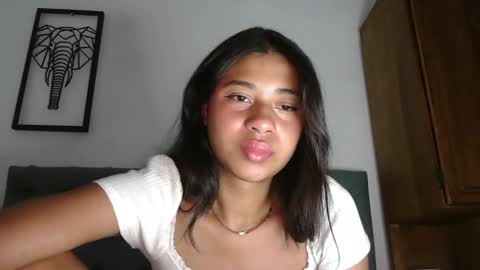 Sofia online show from October 2025 10:21:01 PM