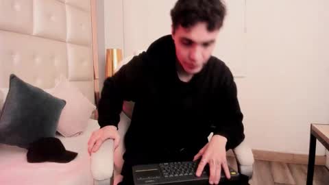 dark_sun333 online show from January 2026 03:00:02 AM