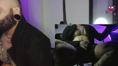 Snapshot of darkclothes chatting on December 2024 07:42:01 AM darkclothes online show from December 2024 07:42:01 AM