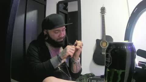 Snapshot of darkclothes chatting on January 2025 04:23:01 AM darkclothes online show from January 2025 04:23:01 AM