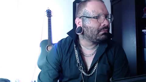 Snapshot of darkclothes chatting on February 2025 07:42:02 PM darkclothes online show from February 2025 07:42:02 PM