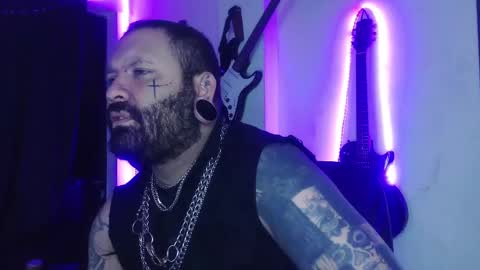 Snapshot of darkclothes chatting on March 2025 02:04:02 AM darkclothes online show from March 2025 02:04:02 AM