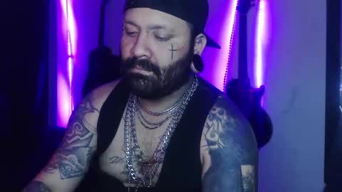 Snapshot of darkclothes chatting on March 2025 02:06:02 AM darkclothes online show from March 2025 02:06:02 AM