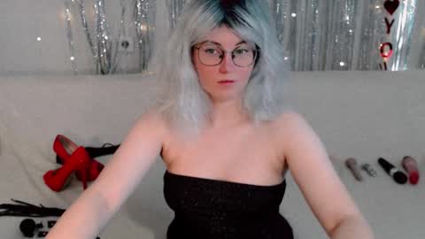 Kelly online show from September 2025 06:02:01 AM